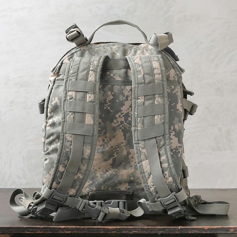 実物 USED 米軍 MOLLE II 3DAY アサルトパック ACU（UCP）