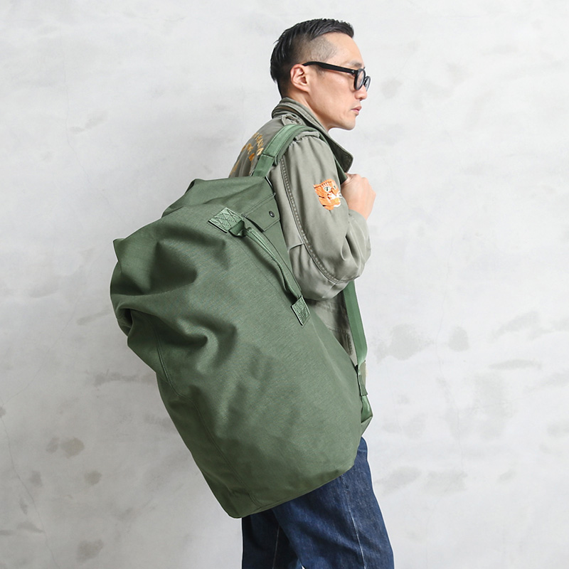 超希少：ペイント】米軍放出品 ダブルストラップ 肥り ナイロン  